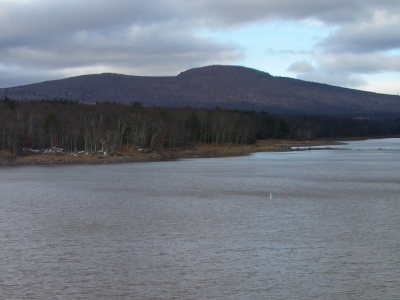 Tonshi Mountain